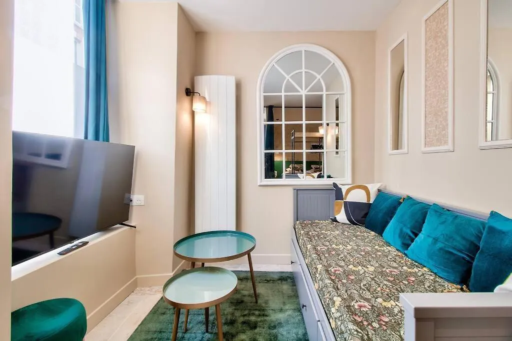 Cozy Apartement Historic Center Paris & Montmartre Apartment